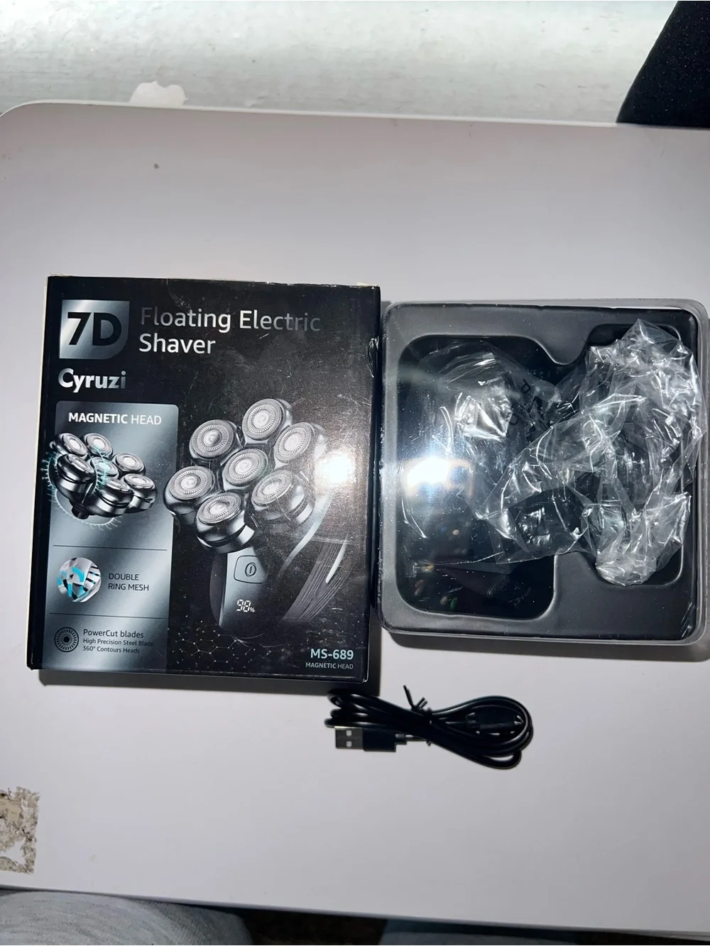 7D Floating Electric Shaver Cyruzi in Black